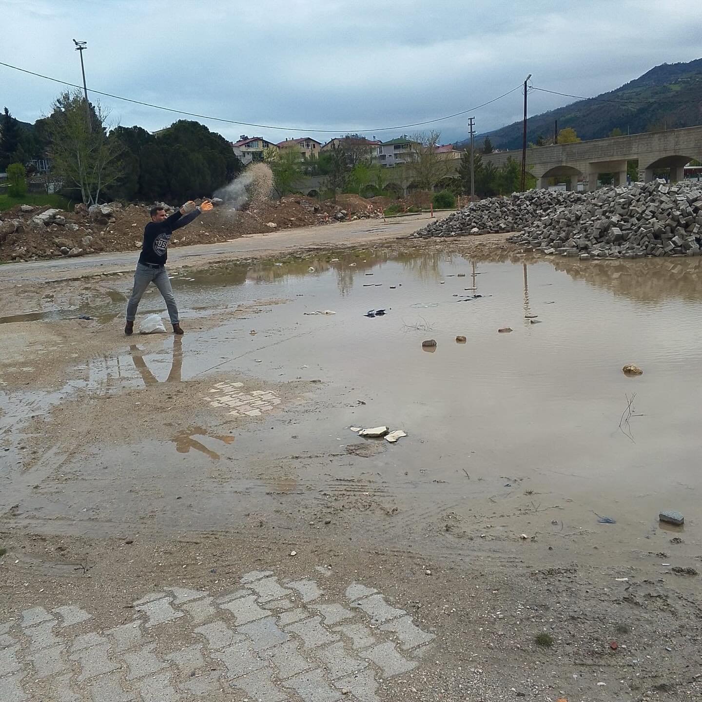 673871160 18112180687803065 4968326197922117085 N