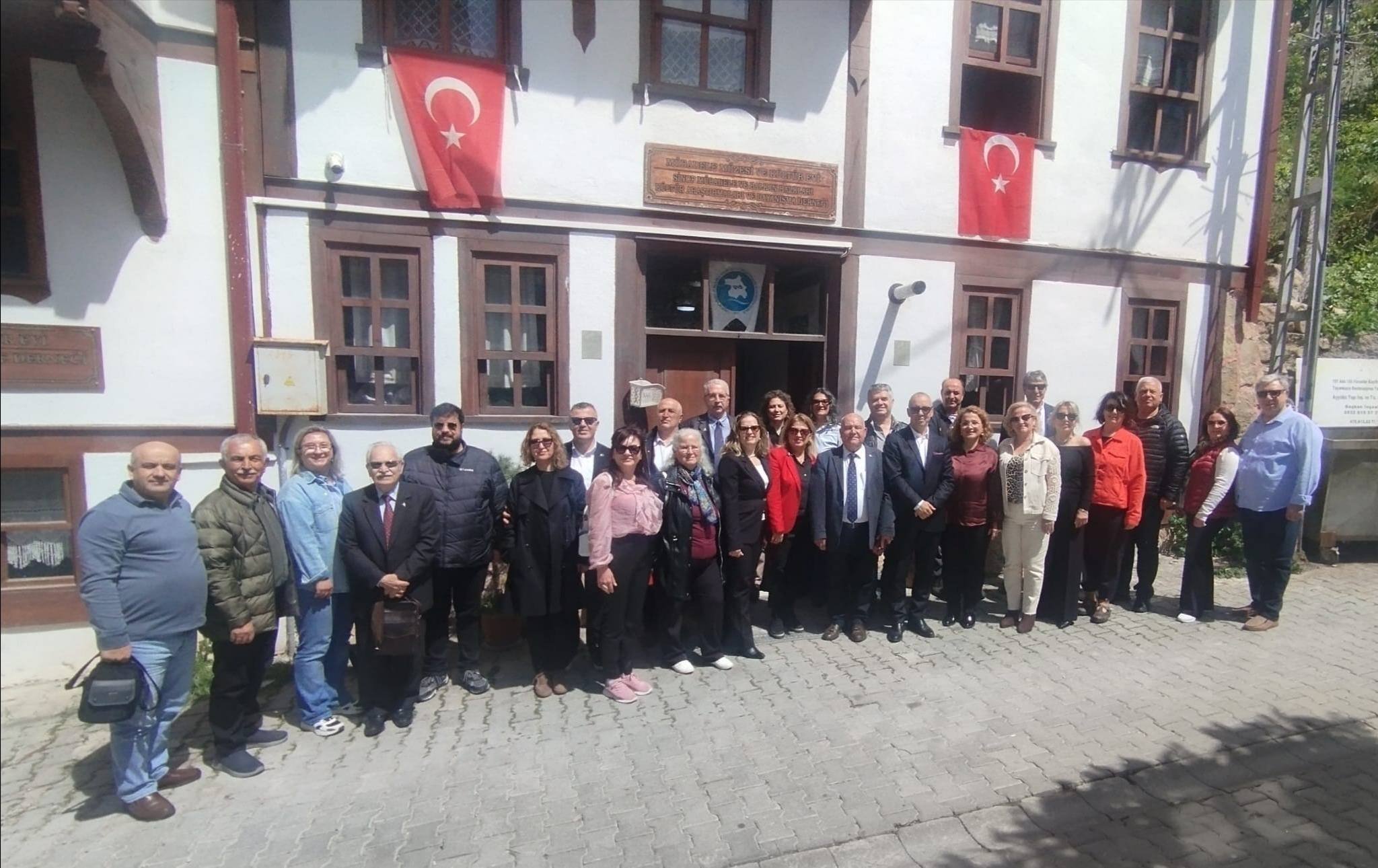 683415566 26438983659062098 4561029706358391247 N