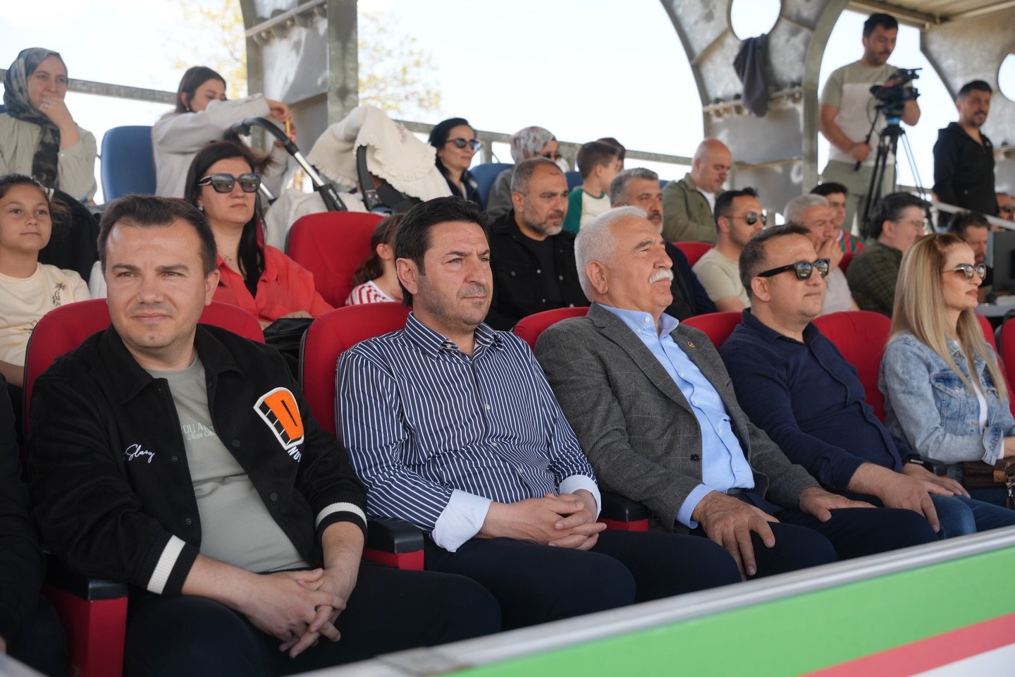 683521381 17947146879155083 9066365296619770409 N