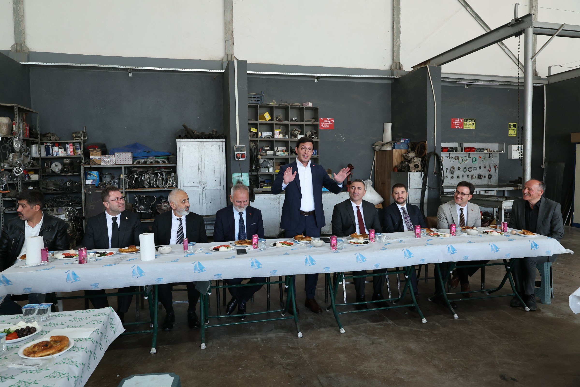 Başkan Yazıcıoğlu’ndan Ulaşım Personeline Moral Kahvaltısı (6)