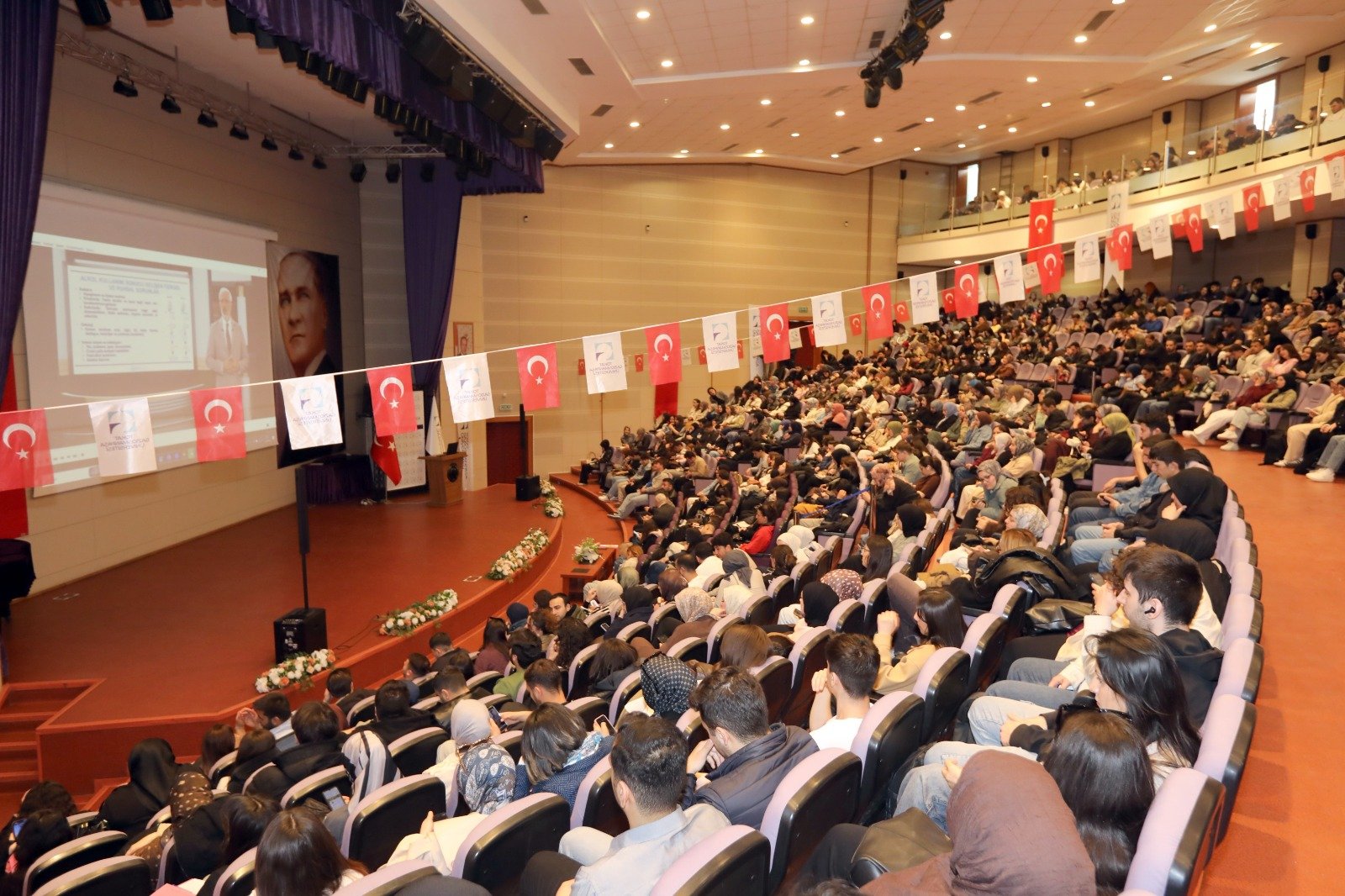 Gençler Geleceğe Hazırlanıyor (1)