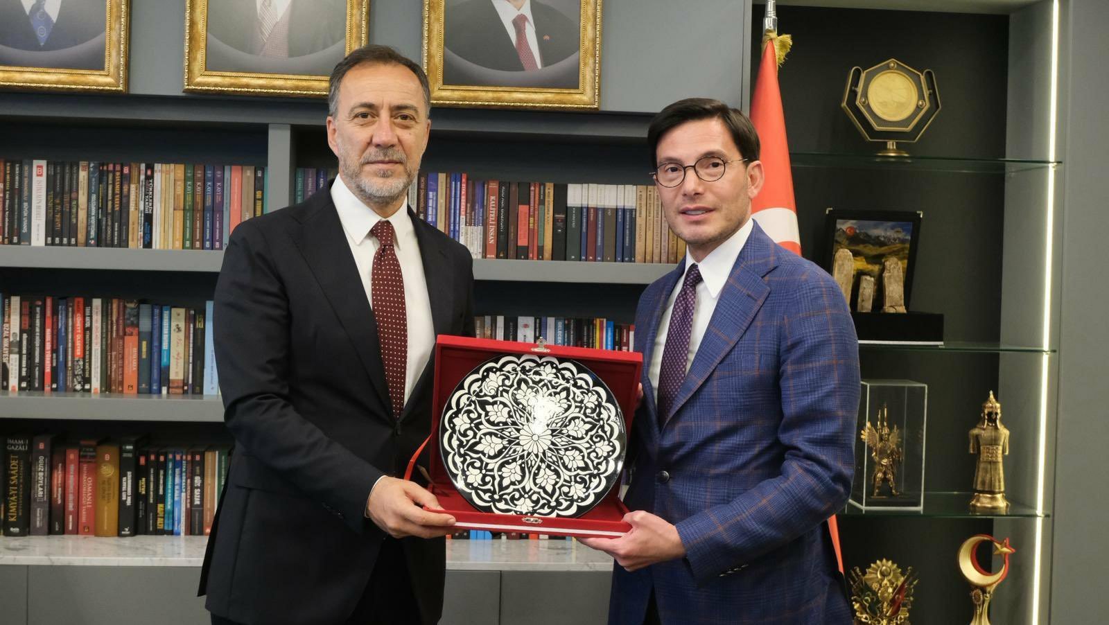 H Gwtz0J Wo A A N7 B L