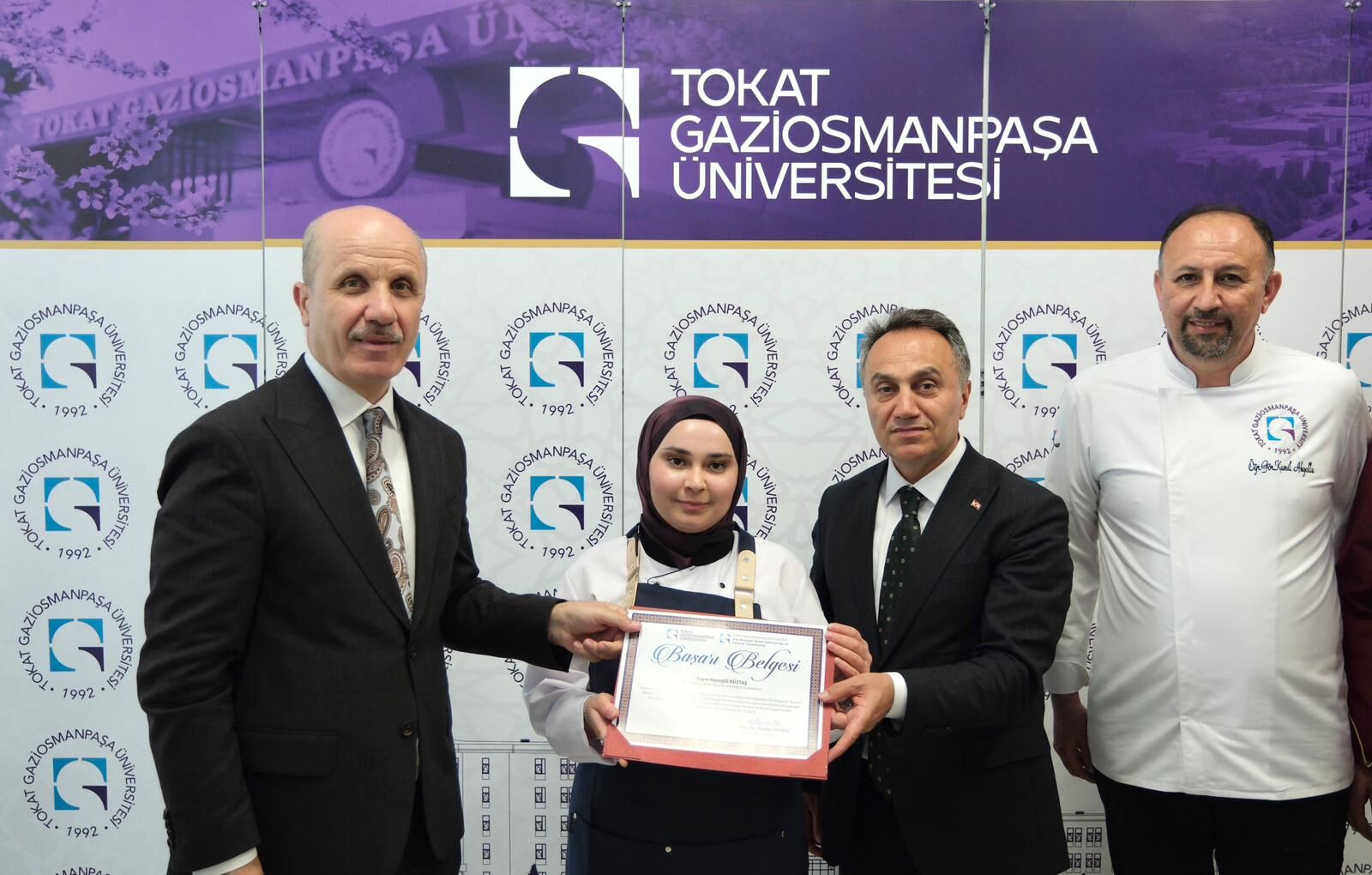 Yök Başkanı Prof. Dr. Erol Özvar Gastronomi Öğrencileriyle Bir Araya Geldi (1)