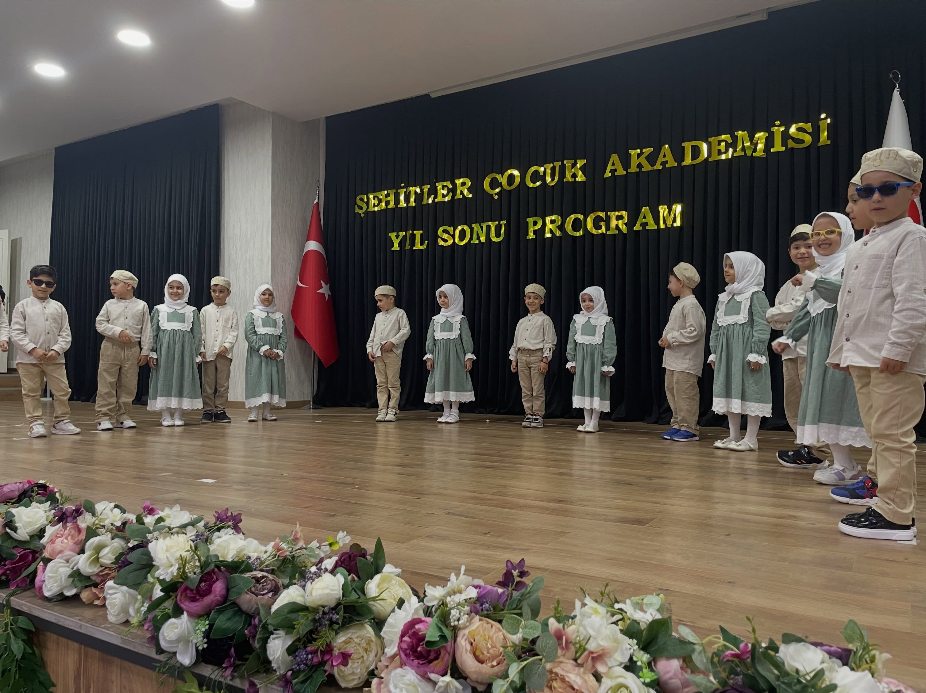 715590156 18082543643547374 6920160314545695298 N