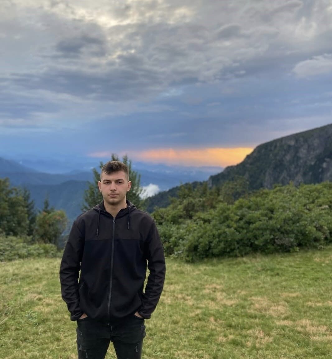 Alacak meselesinde silahla yaralanan genç hayatını kaybetti