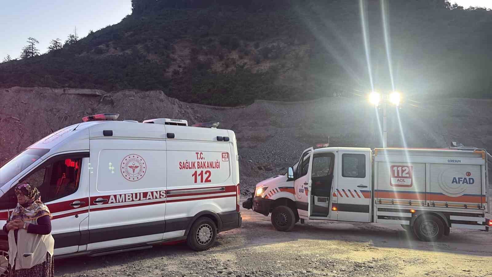 Dere suları yükseldi, mahsur kalan 2 kişi kurtarıldı