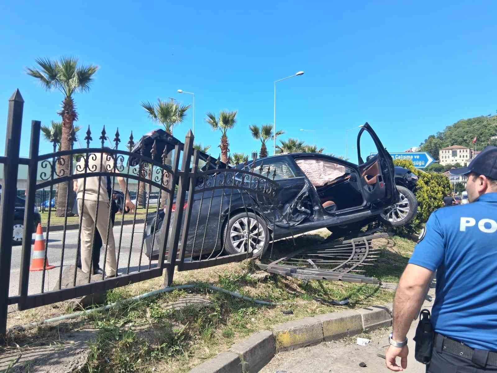Yeniden Refah Partisi Genel Başkan Yardımcısı Gezgin'in içinde bulunduğu makam aracı kaza yaptı: 3 yaralı