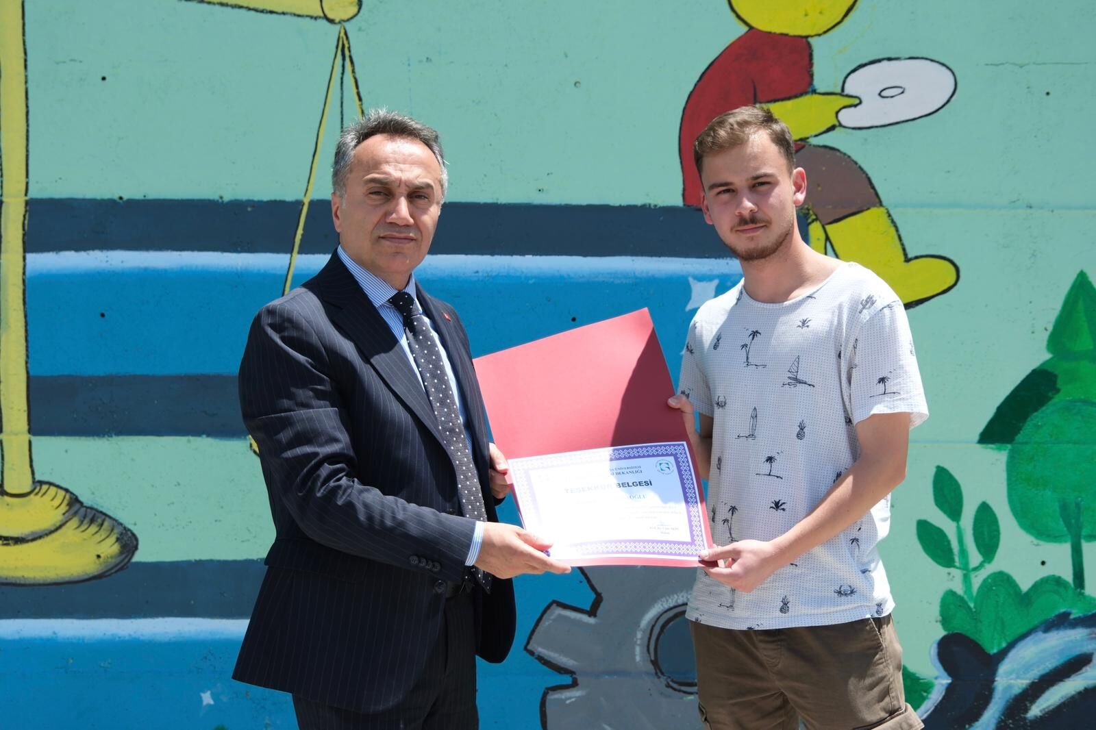 Kampüste Sanat Rüzgarı! Duvarlar Togü’nün Başarılarıyla Renklendi (7)