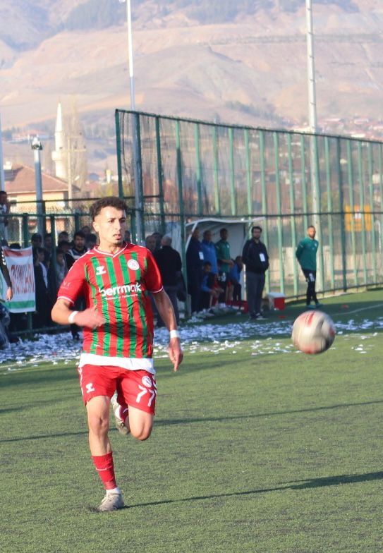 Özcan Yüksel Hedefim Üst Liglerde Oynamak, Ailemi Gururlandırmak (9)