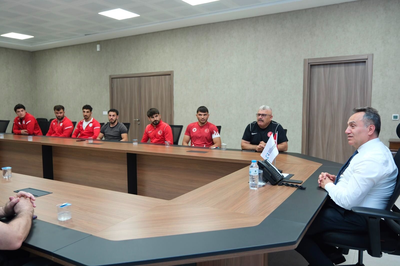 Şampiyon Sporculardan Rektör Yılmaz’a Anlamlı Ziyaret (3)