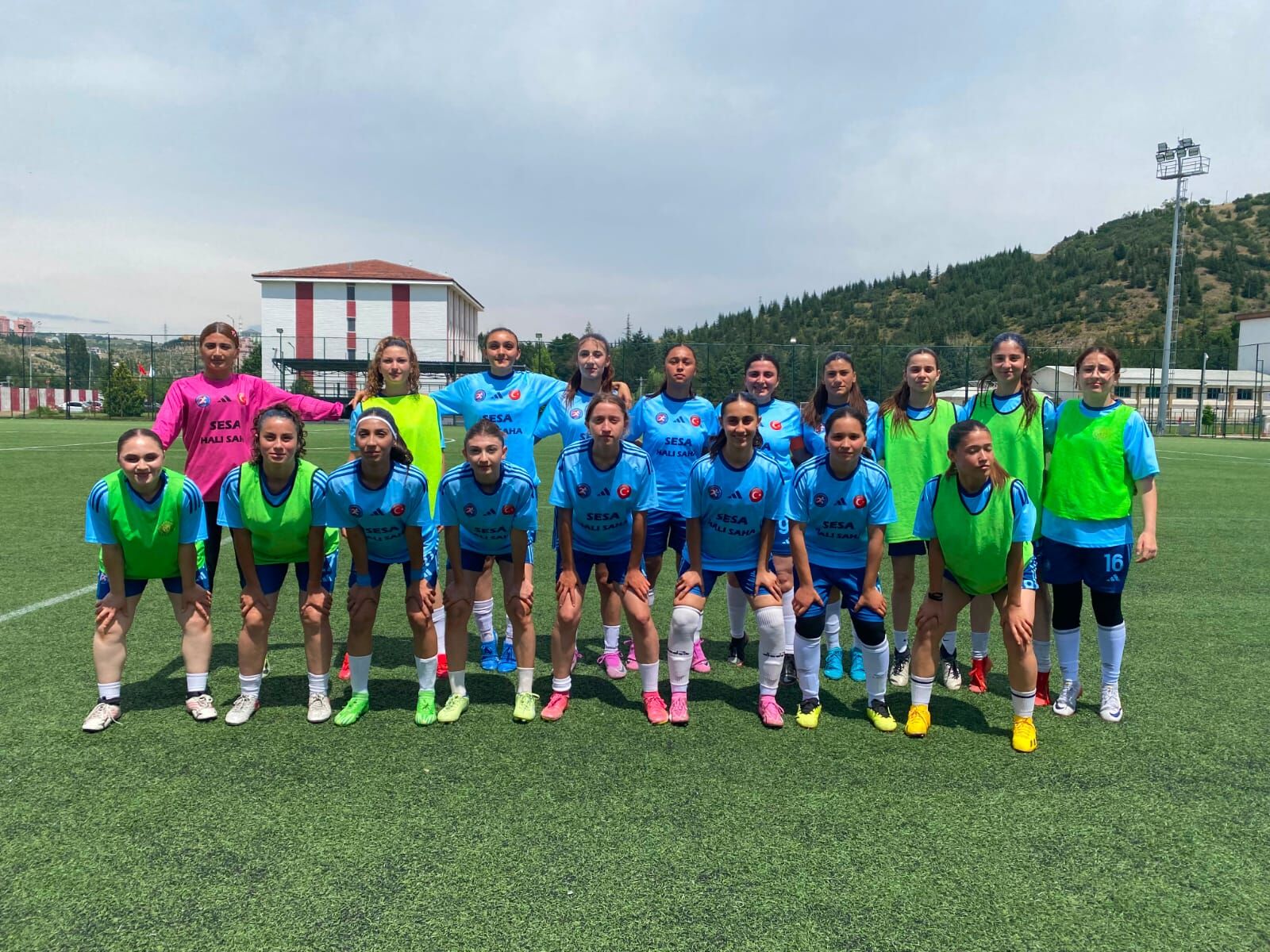 Yeşil Sahaların Kraliçeleri (2)