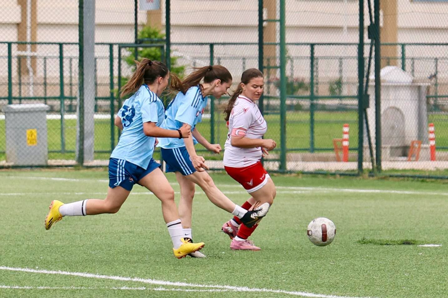 Yeşil Sahaların Kraliçeleri (5)