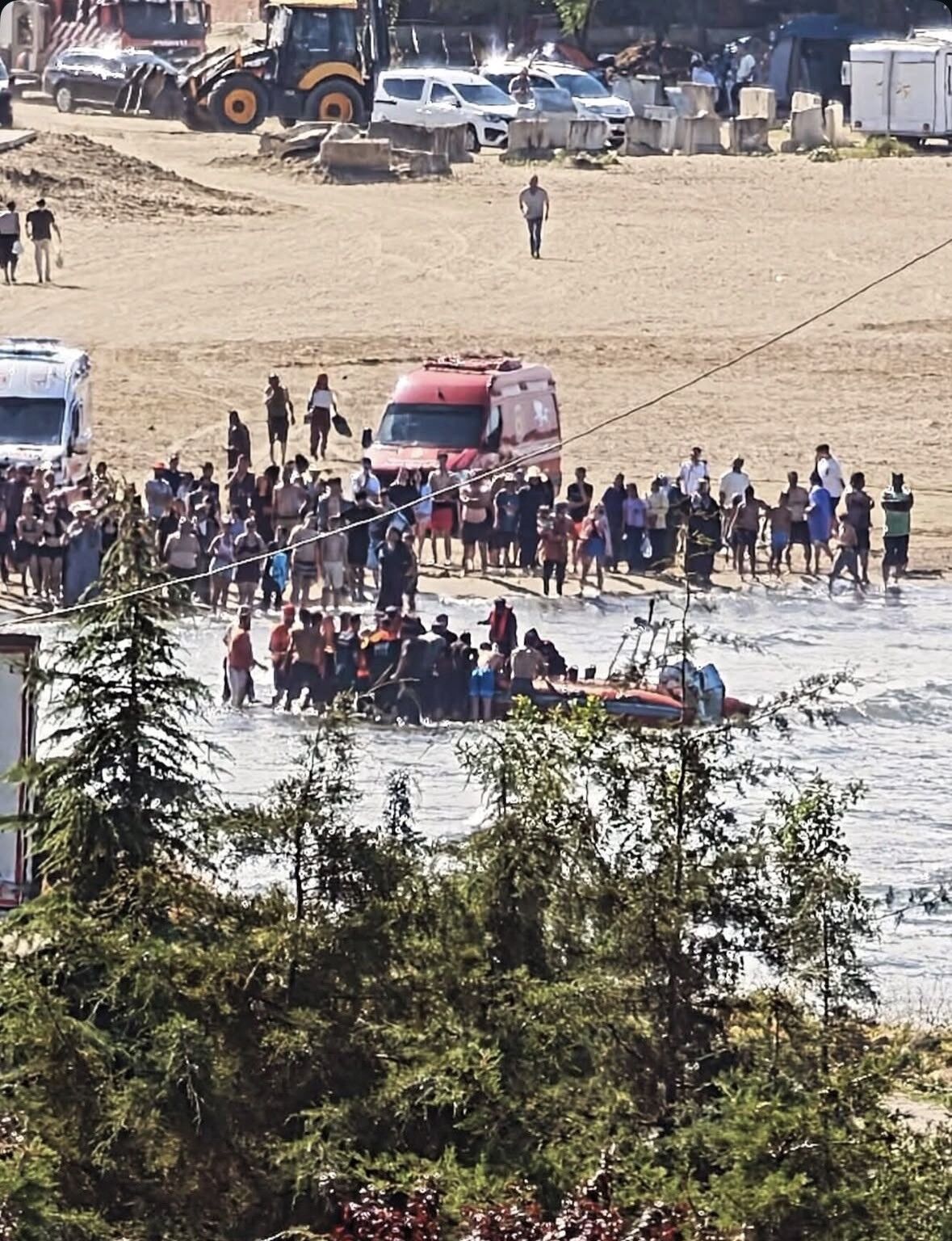 Giresun'da akıntıya kapılan çocukları kurtarmak isteyen adam boğuldu