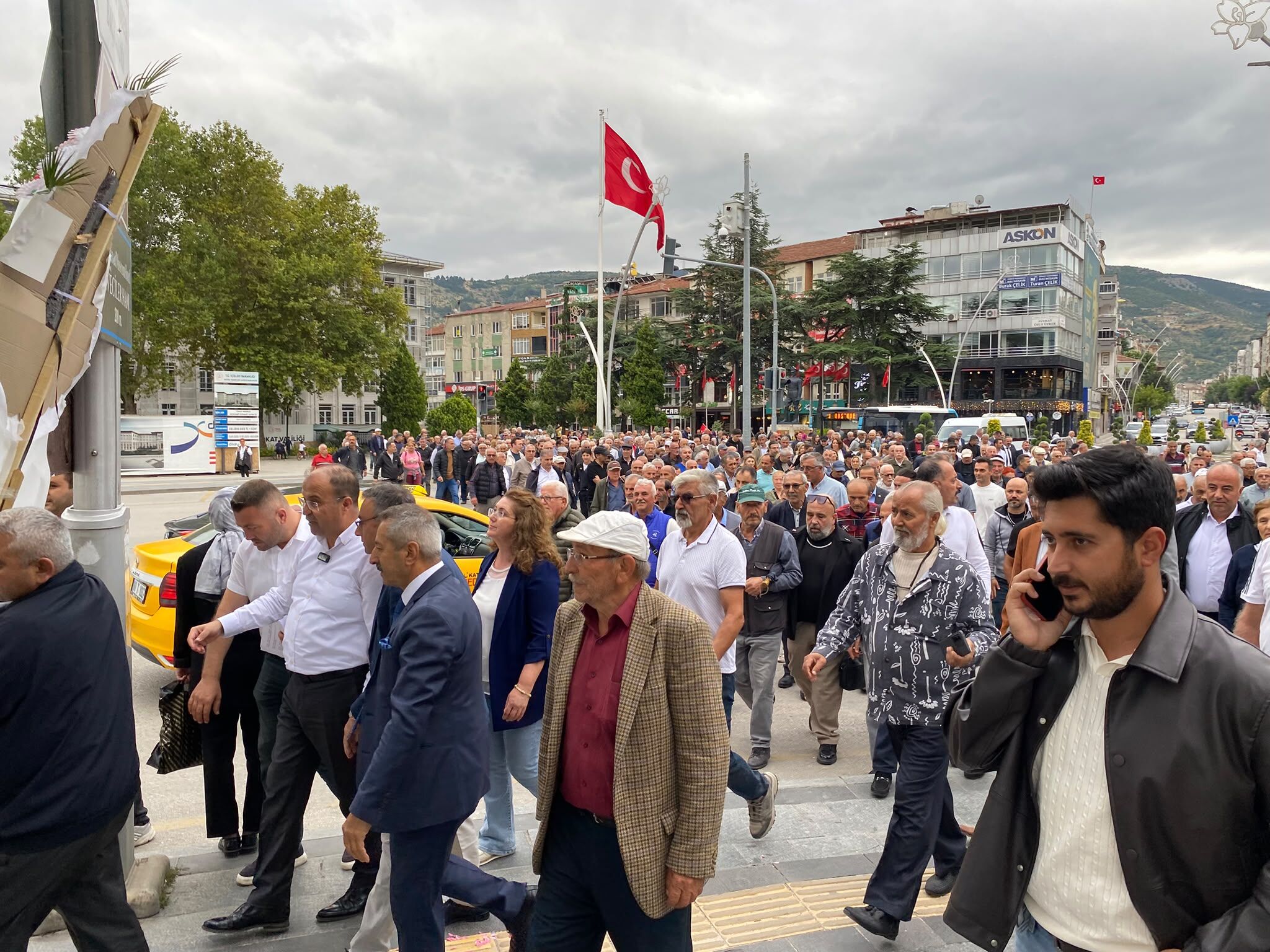 Yeni̇ Parti Tokat'ta Güç Gösterisi! Chp'den Ayrılan Yüzlerce İsim Aynı Çatı Altında Buluştu (12)