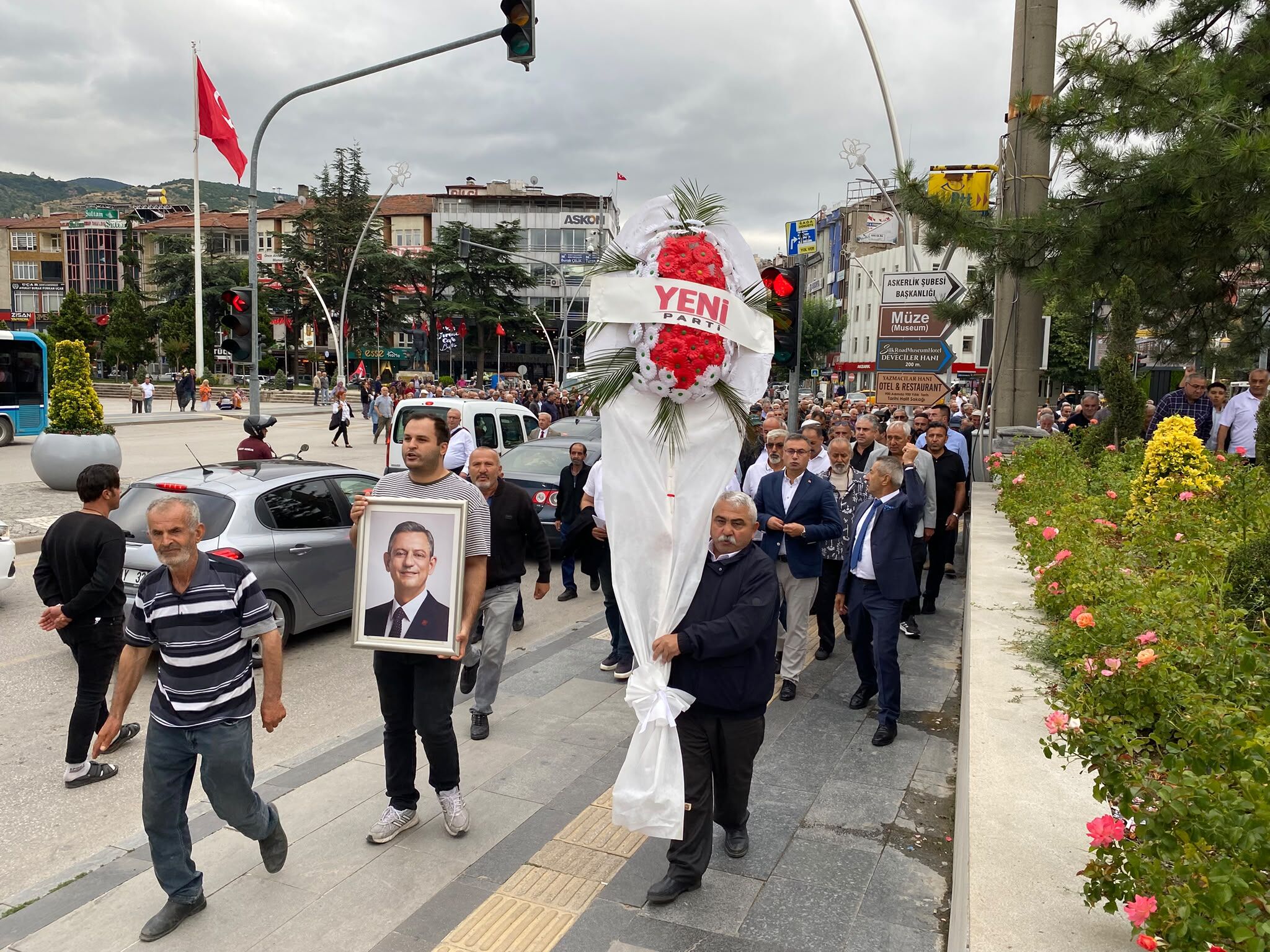 Yeni̇ Parti Tokat'ta Güç Gösterisi! Chp'den Ayrılan Yüzlerce İsim Aynı Çatı Altında Buluştu (13)