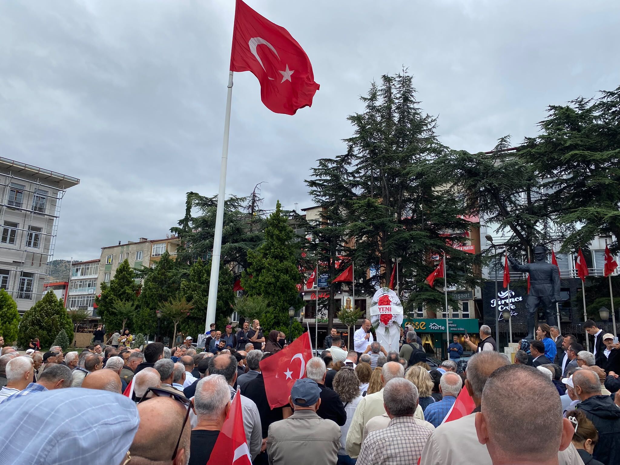 Yeni̇ Parti Tokat'ta Güç Gösterisi! Chp'den Ayrılan Yüzlerce İsim Aynı Çatı Altında Buluştu (8)