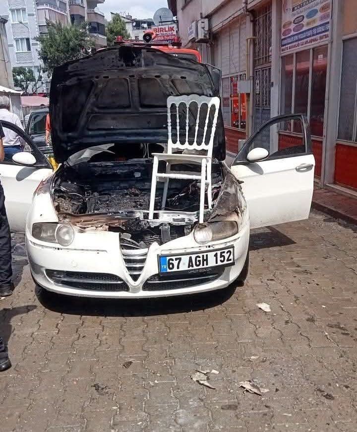 Devrek'te yanan araca itfaiye yetişti