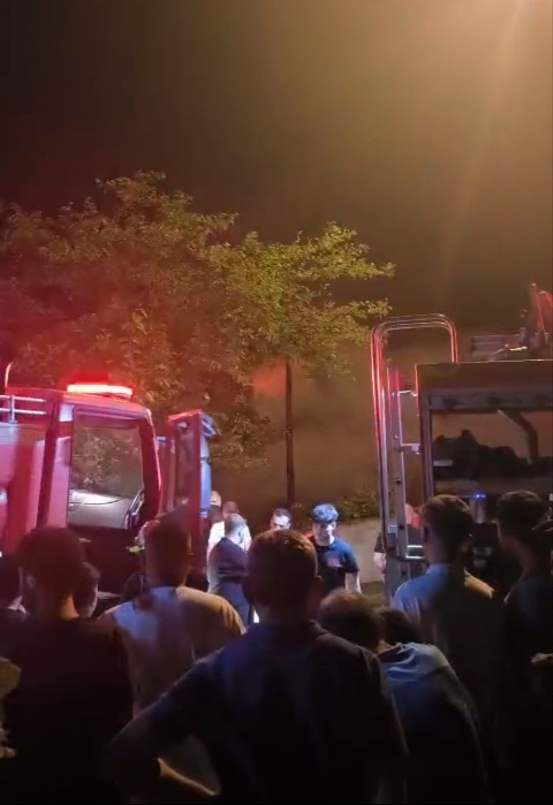 Eynesil'de gece yangını: Ev kullanılamaz hale geldi