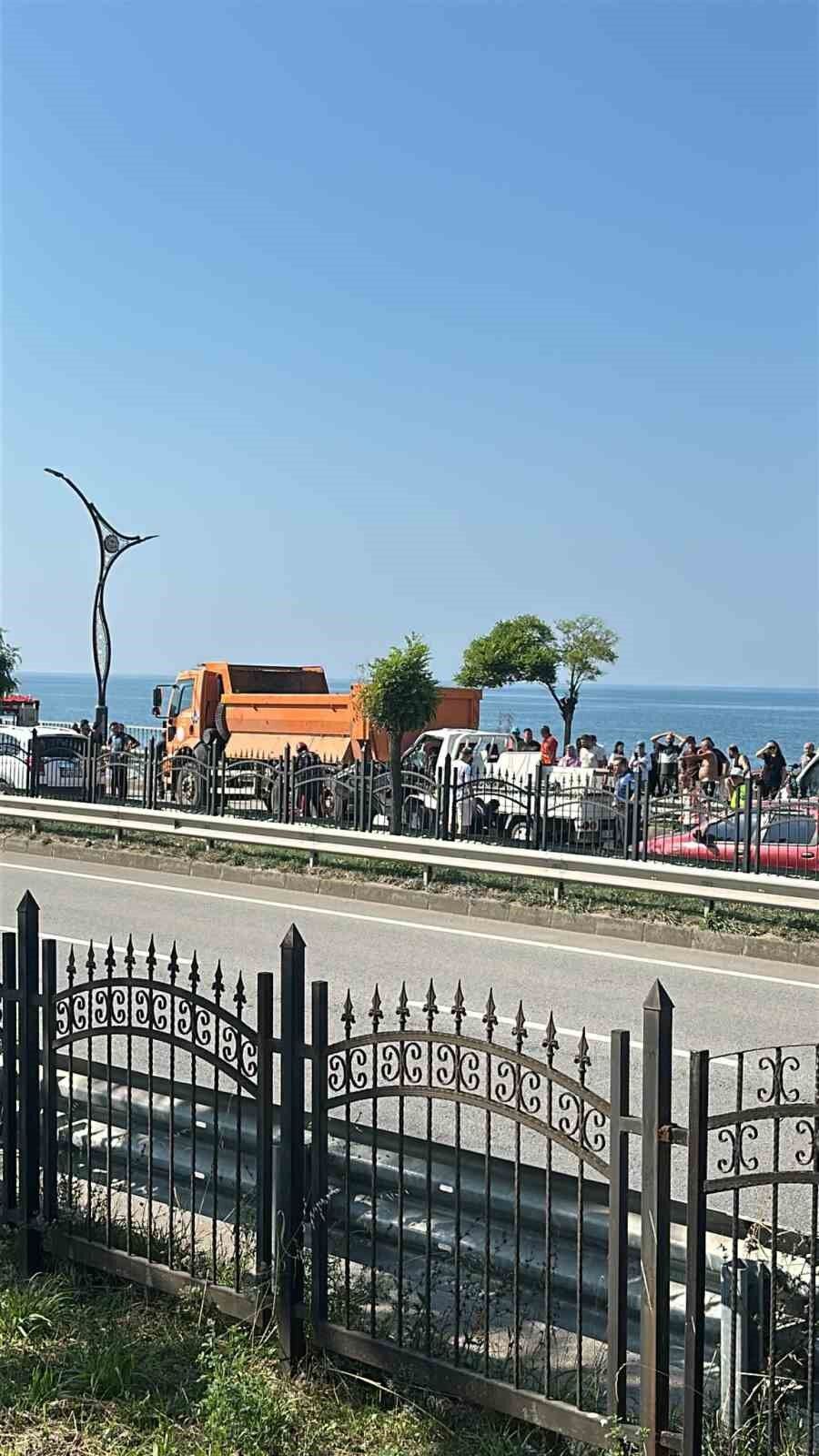 Giresun'da kamyonet kamyona arkadan çarptı: 4 yaralı