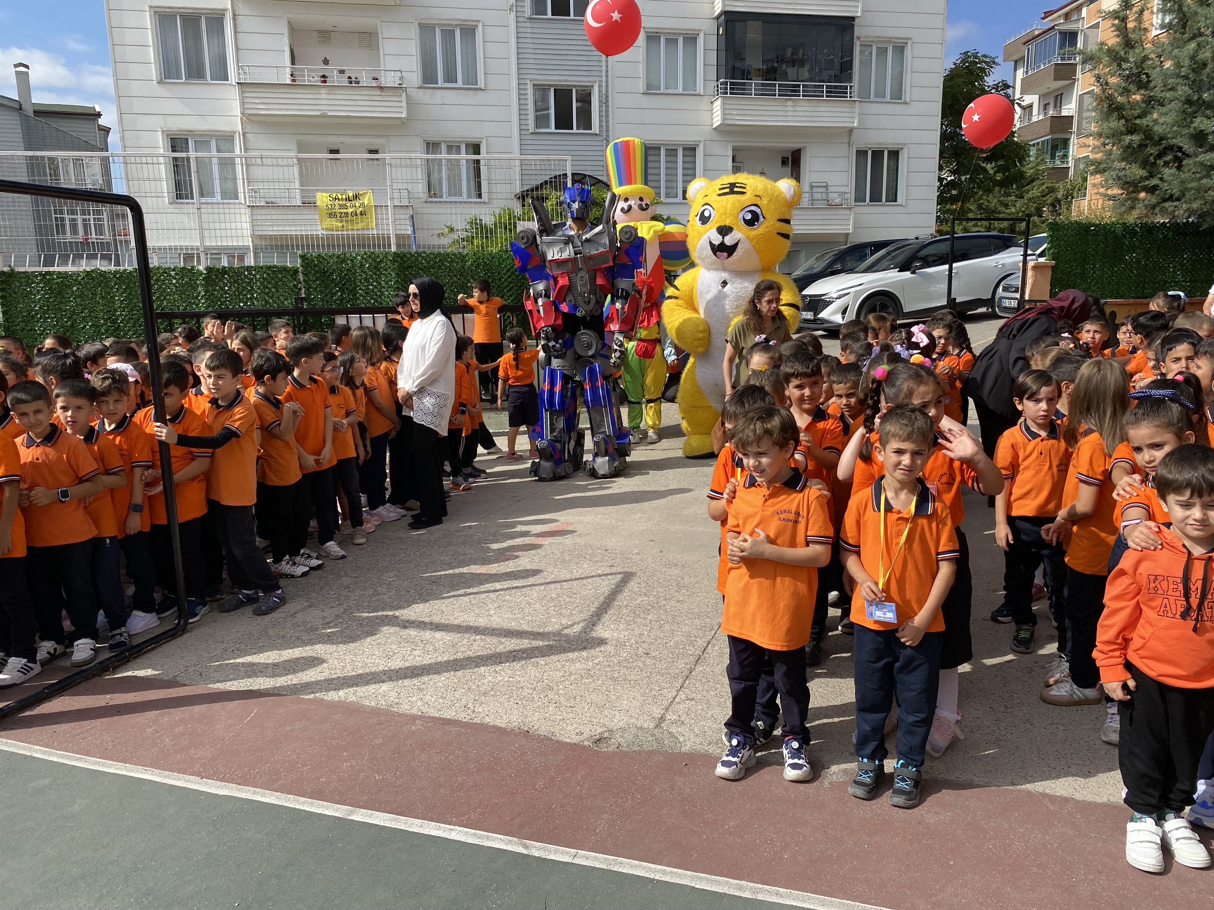 Tokat'ta İlköğretim Haftası'na Optimus Prime Robot Renk Kattı (7)