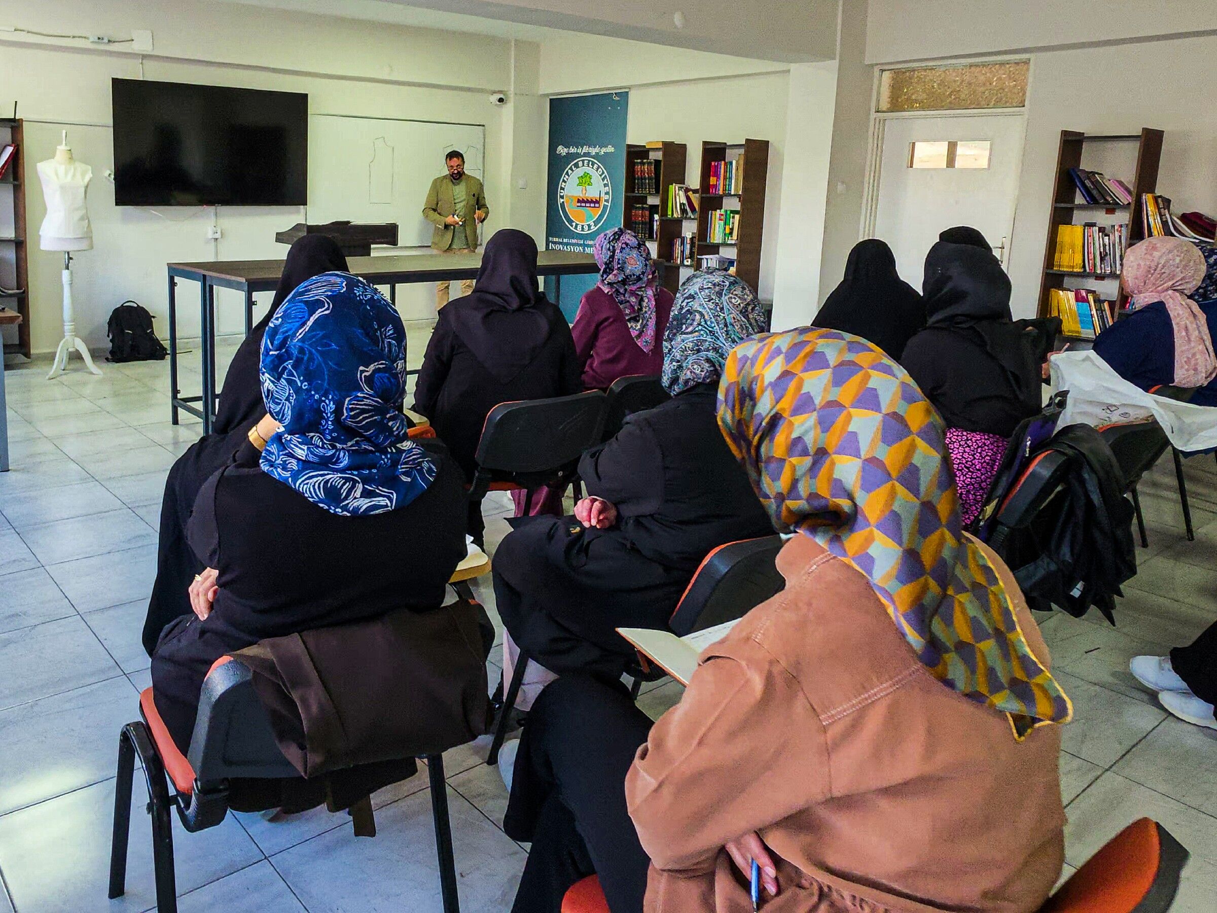 Tugi̇m De Moda Ve Tasarım Rüzgarı Ev Hanımları Kendi Butiklerini Açmaya Hazırlanıyor (5)