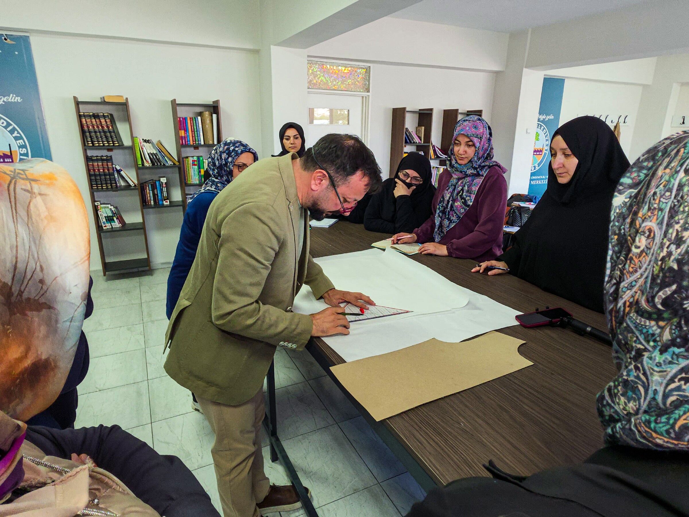 Tugi̇m De Moda Ve Tasarım Rüzgarı Ev Hanımları Kendi Butiklerini Açmaya Hazırlanıyor (7)
