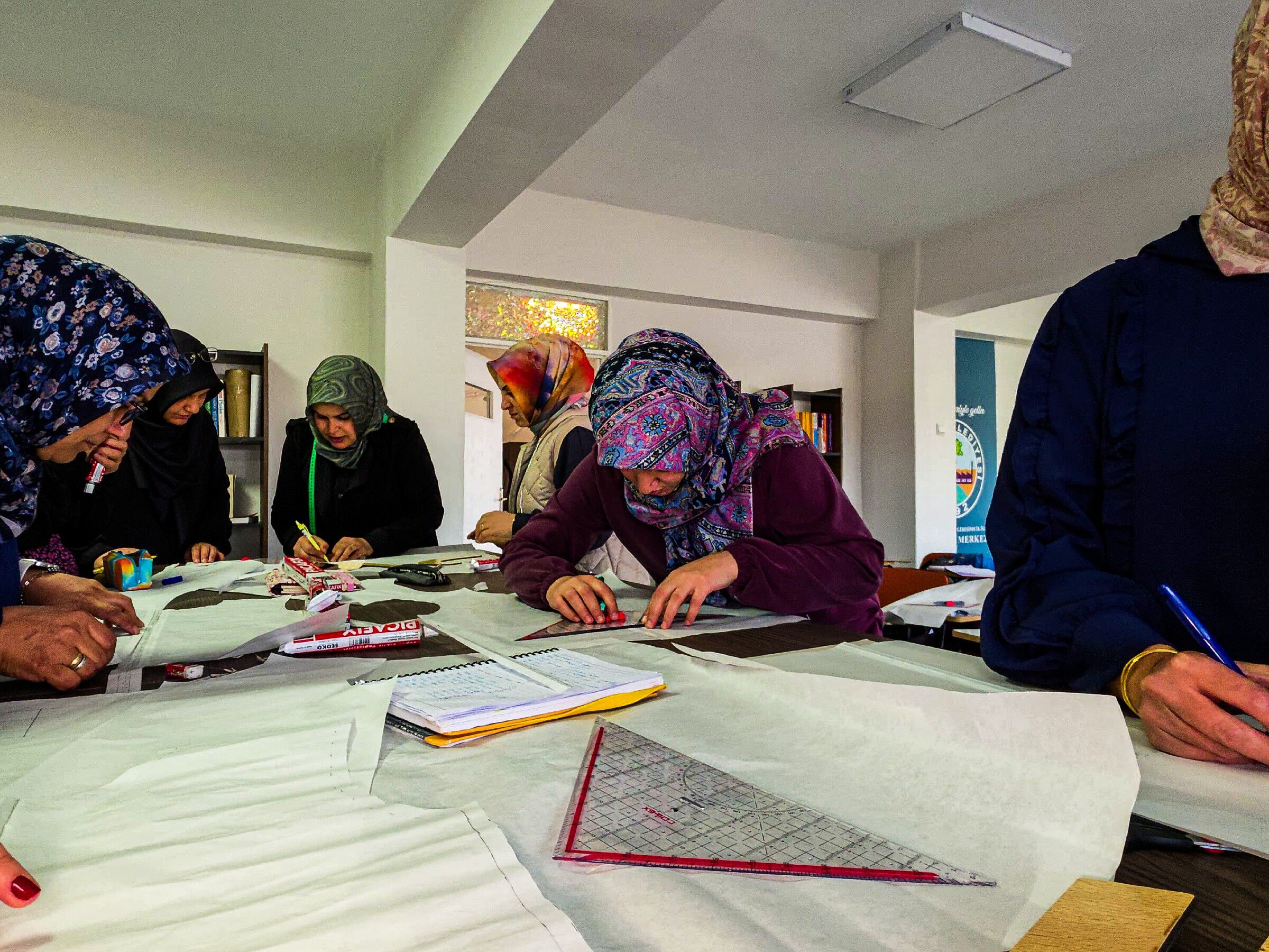 Tugi̇m De Moda Ve Tasarım Rüzgarı Ev Hanımları Kendi Butiklerini Açmaya Hazırlanıyor (8)